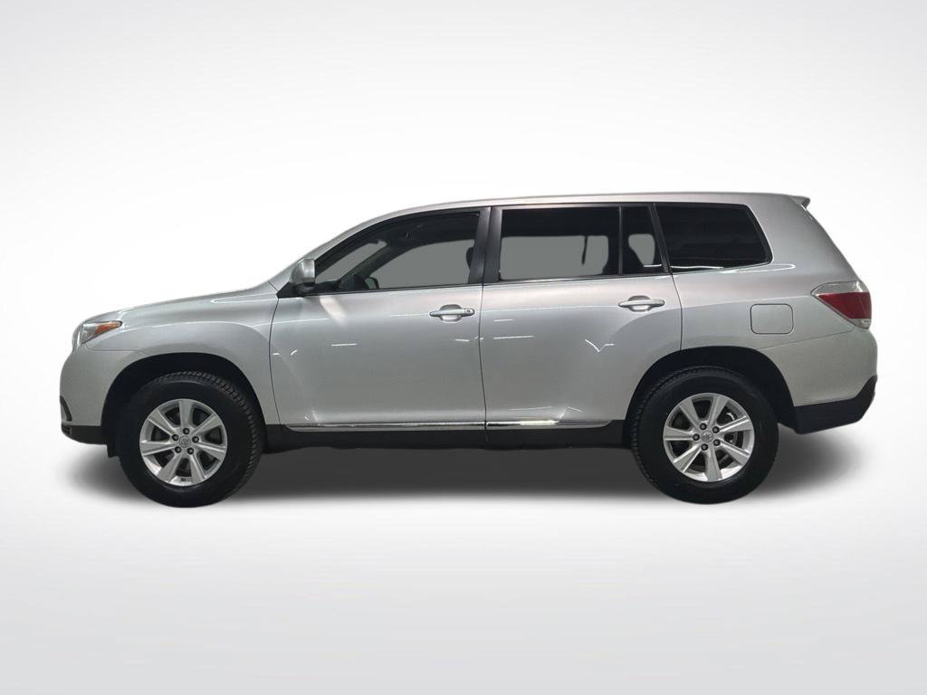 Used 2013 Toyota Highlander FWD w/ Cold Weather Pkg image 25