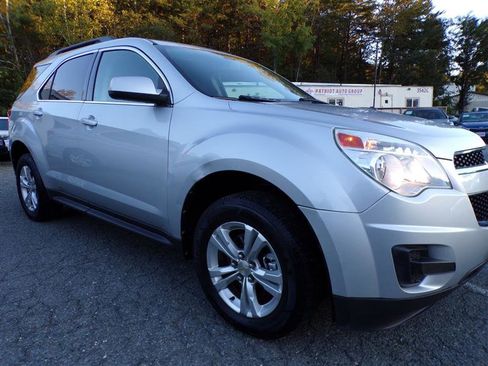 Used 2011 Chevrolet Equinox LT w/ Driver Convenience Package image 4