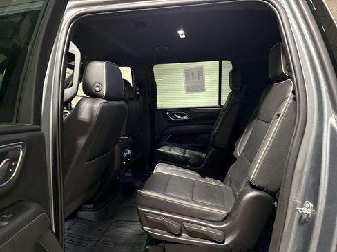 Used 2022 GMC Yukon XL SLT w/ SLT Luxury Package AWD/4WD image 23
