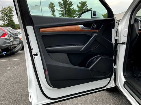 Used 2021 Audi Q5 Premium image 20