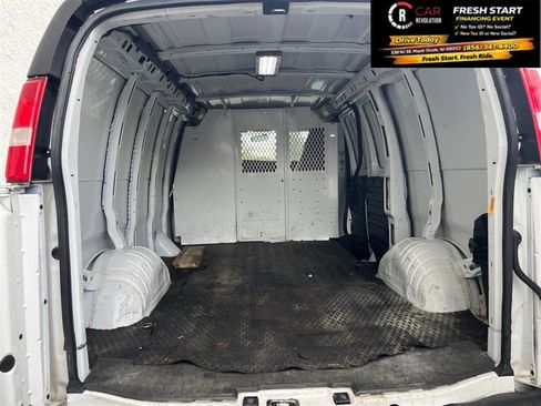 Used 2023 Chevrolet Express 3500 w/ Driver Convenience Package image 5