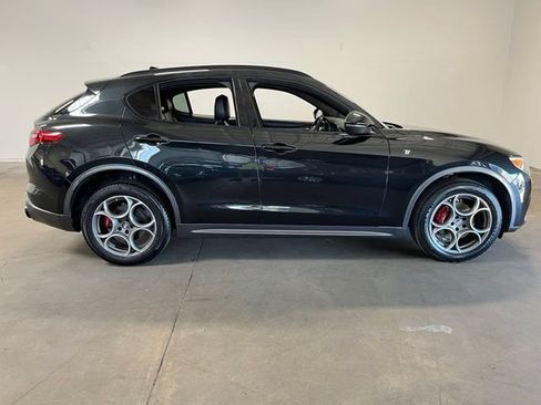 Used 2022 Alfa Romeo Stelvio Ti AWD/4WD image 2