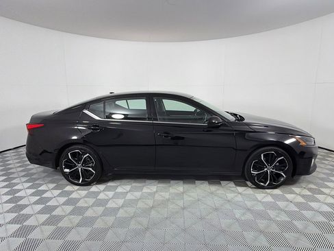 Used 2023 Nissan Altima 2.5 SR image 4