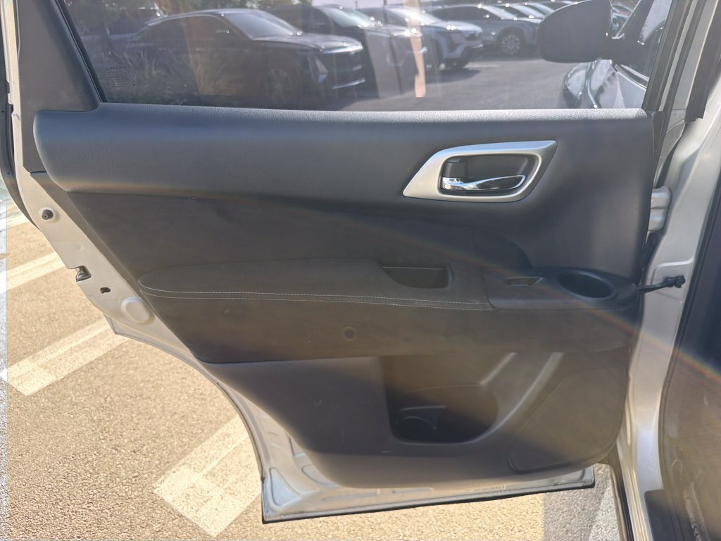 Used 2015 Nissan Pathfinder S FWD image 28
