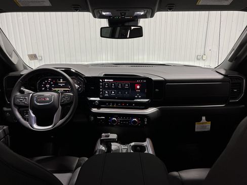 New 2026 GMC Sierra 1500 SLT image 19