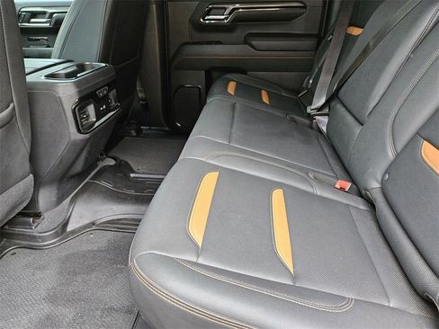 Used 2024 GMC Sierra 1500 AT4 w/ Technology Package image 21