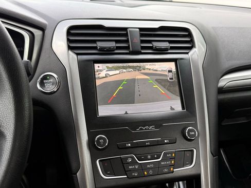 Used 2019 Ford Fusion SE FWD image 33