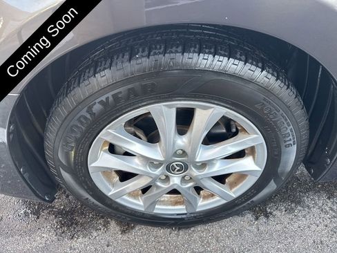 Used 2018 MAZDA MAZDA3 Sport image 18
