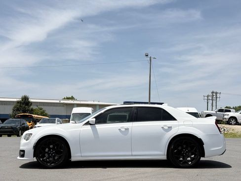 Used 2019 Chrysler 300 S w/ S Model Appearance Package RWD image 11