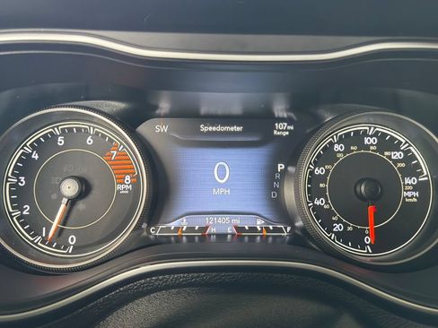 Used 2022 Jeep Cherokee Trailhawk w/ Sun, Sound & Nav Group AWD/4WD image 24