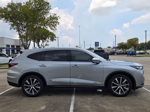 Certified 2026 Acura MDX w/ Technology Package FWD image 4
