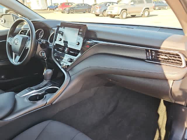Used 2022 Toyota Camry LE FWD image 19