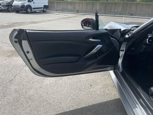 Used 2017 FIAT 124 Spider Classica RWD image 18