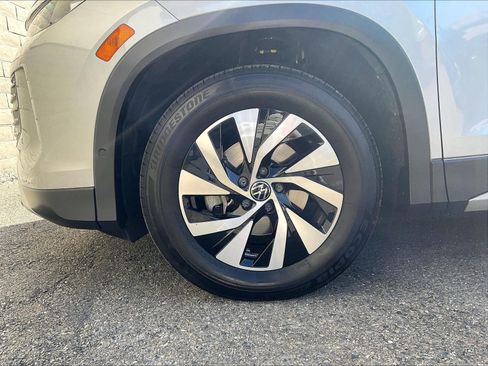 Certified 2025 Volkswagen Tiguan S FWD image 7