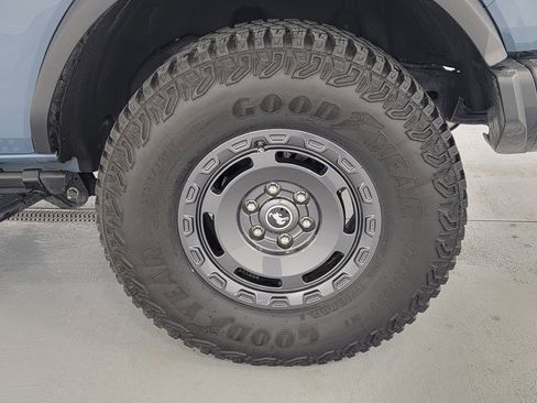 Used 2024 Ford Bronco Badlands image 11