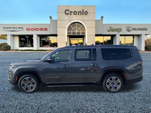 Used 2023 Jeep Wagoneer L 4WD w/ Premium Group I image 6