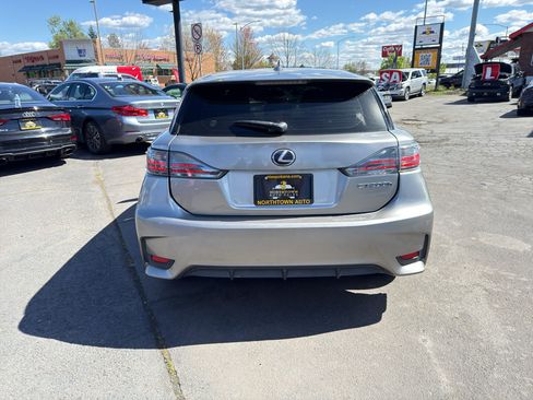 Used 2017 Lexus CT 200h w/ Accessory Package 2 FWD image 6
