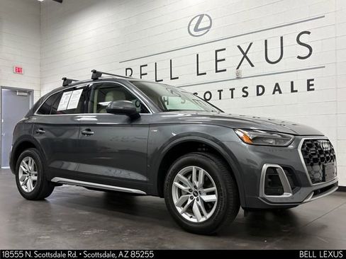 Used 2022 Audi Q5 2.0T Premium w/ Convenience Package AWD/4WD image 2