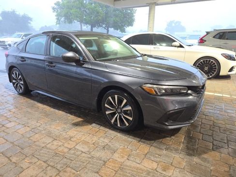 Used 2024 Honda Civic EX-L image 5