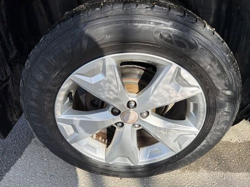 Used 2015 Subaru Forester 2.5i Premium w/ All-Weather Package image 16