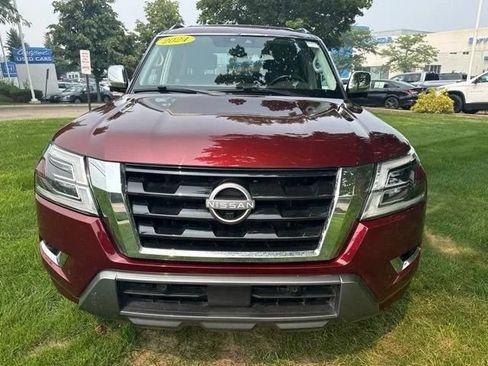 Used 2024 Nissan Armada Platinum w/ Cargo Package AWD/4WD image 2