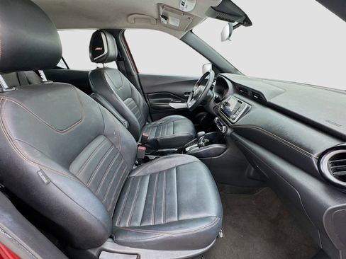 Used 2020 Nissan Kicks SR w/ SR Premium Package FWD image 18