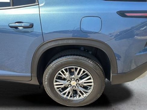 Used 2025 Chevrolet Traverse LT FWD image 38