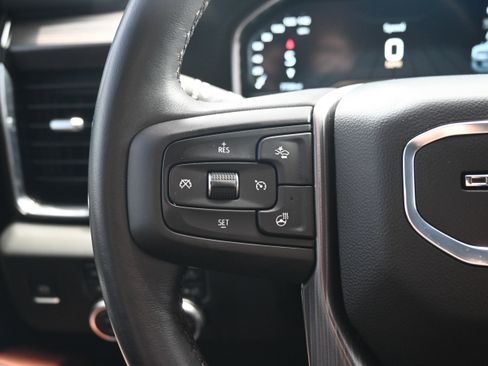 Used 2025 GMC Sierra 2500 Denali Ultimate AWD/4WD image 18