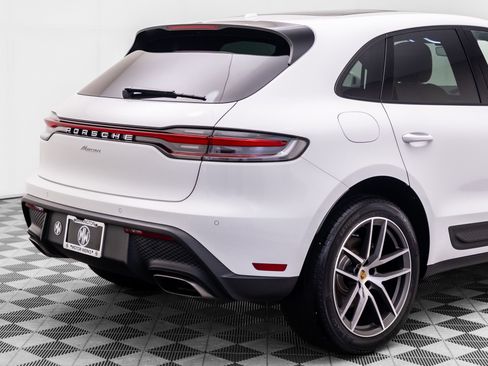 Certified 2026 Porsche Macan AWD/4WD image 37