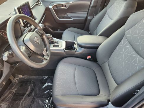 Used 2025 Toyota RAV4 XLE FWD image 7