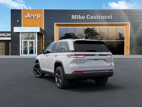 New 2026 Jeep Grand Cherokee Limited w/ Limited Altitude Package AWD/4WD image 4