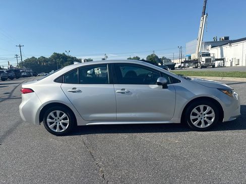 Used 2024 Toyota Corolla LE FWD image 7