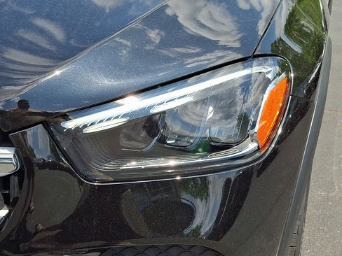 Certified 2025 Mercedes-Benz GLE 450e 4MATIC image 9