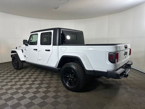 Used 2021 Jeep Gladiator Sport image 5