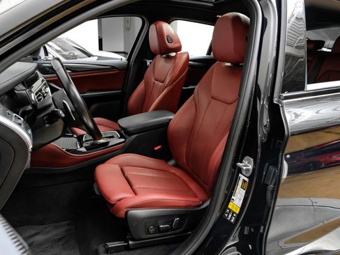 Used 2024 BMW X4 M40i w/ Premium Package image 35