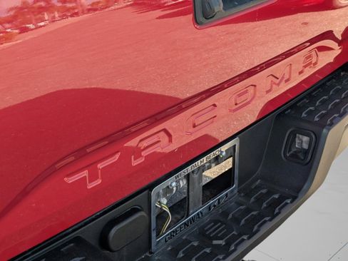 Used 2018 Toyota Tacoma SR image 22