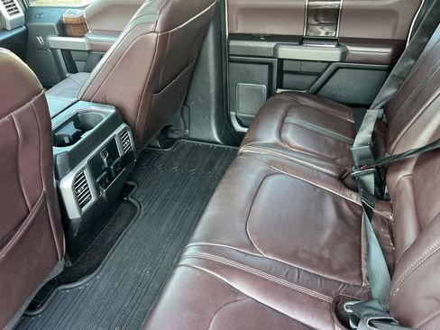 Used 2017 Ford F150 Platinum w/ Equipment Group 701A Luxury image 5