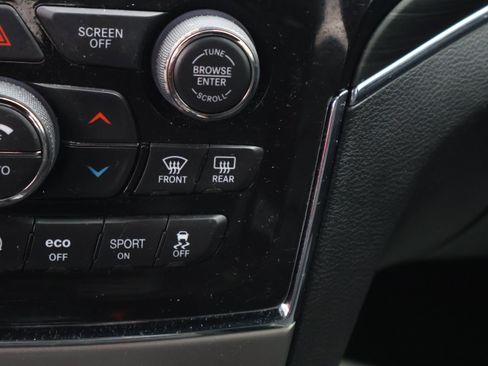 Used 2021 Jeep Grand Cherokee Limited w/ Luxury Group II image 28