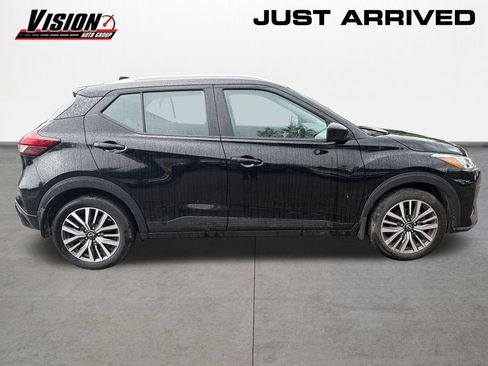 Used 2023 Nissan Kicks SV FWD image 4