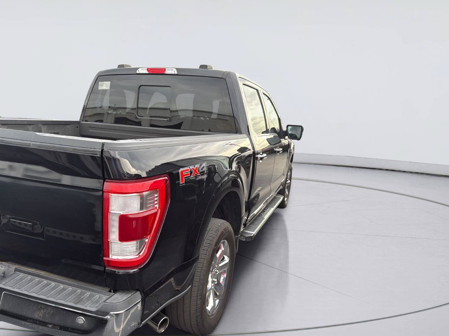 Used 2023 Ford F150 Lariat w/ Equipment Group 502A High AWD/4WD image 5