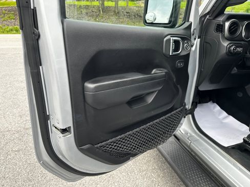 Used 2022 Jeep Gladiator Sport AWD/4WD image 28