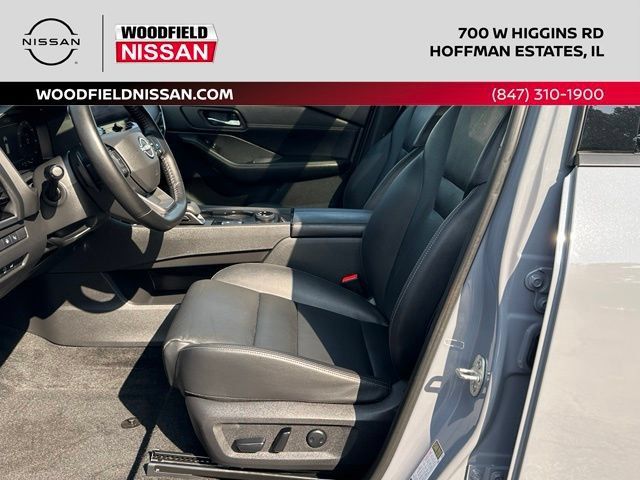 Certified 2025 Nissan Rogue SL w/ SL Premium Package AWD/4WD image 22