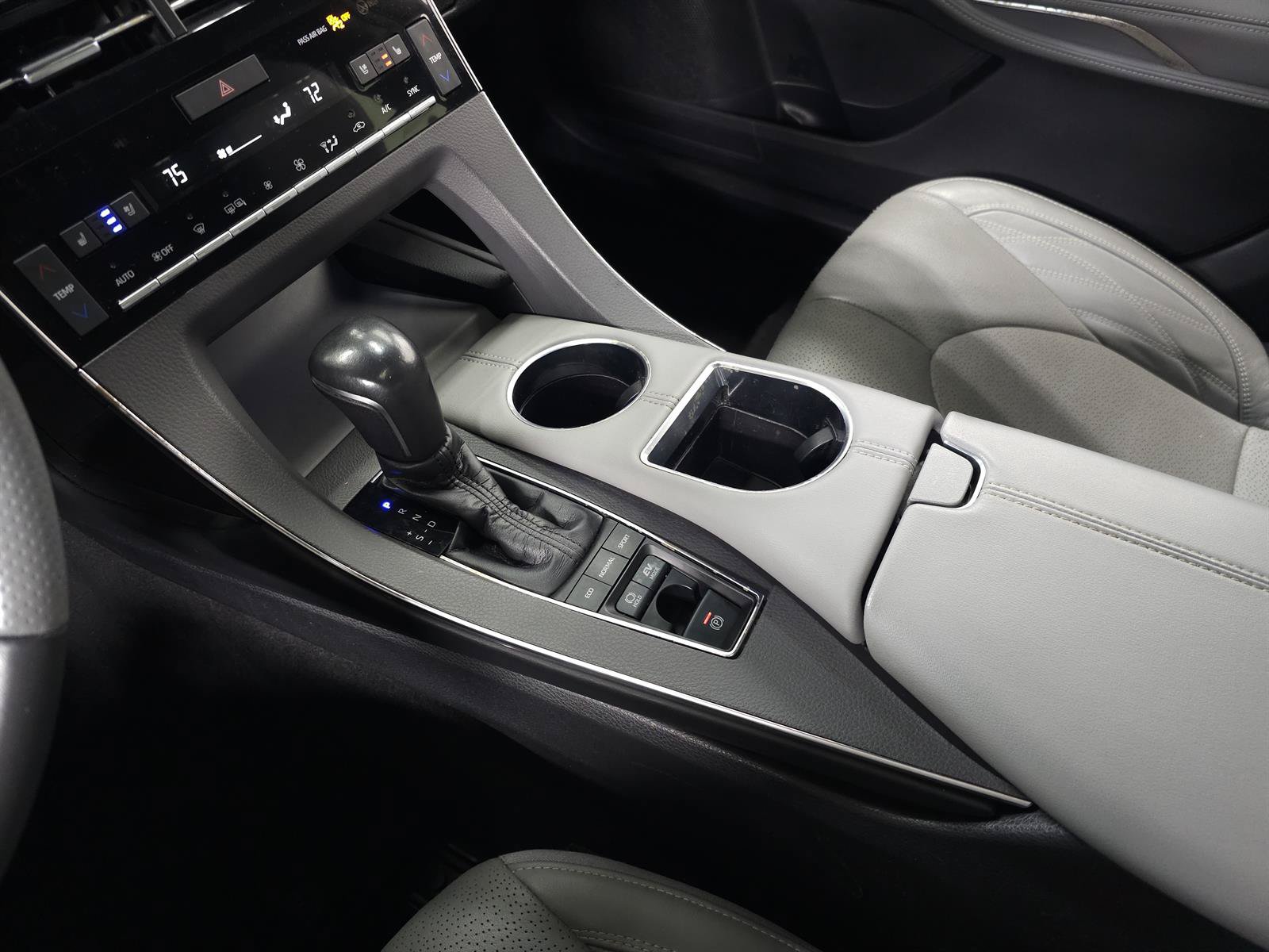 Used 2020 Toyota Avalon Limited w/ All Weather Liner Package FWD image 26