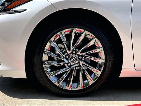 Used 2024 Lexus ES 350 Ultra Luxury w/ Accessory Package (Z2) FWD image 11