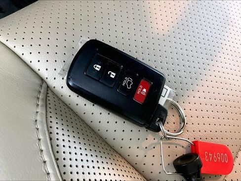 Used 2015 Toyota Highlander Limited Platinum AWD/4WD image 10