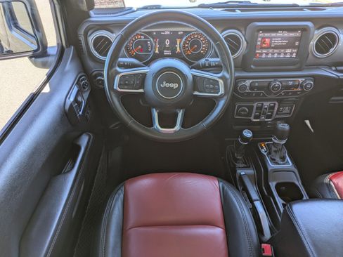 Used 2018 Jeep Wrangler Unlimited Sahara w/ Safety Group image 20