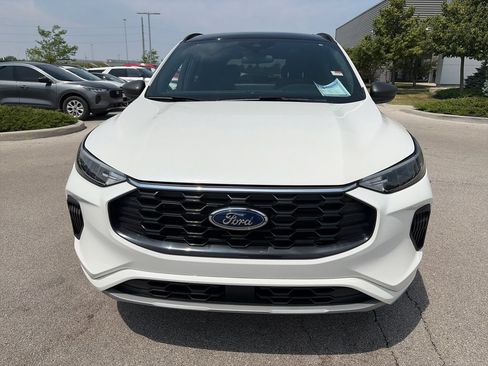 Used 2024 Ford Escape ST-Line w/ Tech Pack #1 AWD/4WD image 2