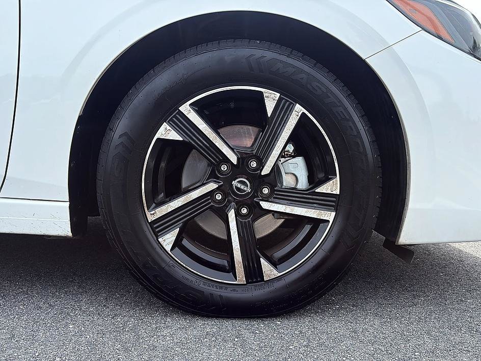 Certified 2025 Nissan Sentra SV FWD image 12