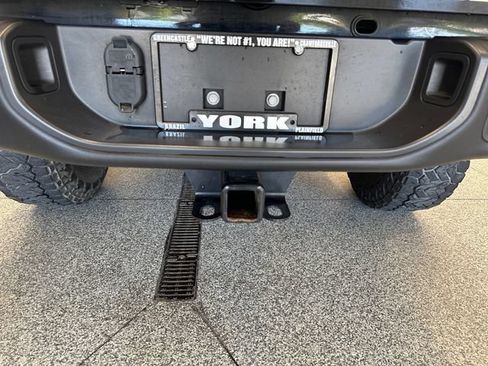 Used 2023 Jeep Gladiator Rubicon w/ Trailer Tow Package AWD/4WD image 16