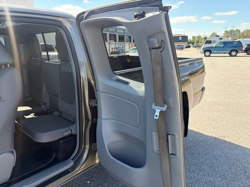Used 2014 Toyota Tacoma 4x4 Access Cab V6 w/ TRD Sport Package image 30